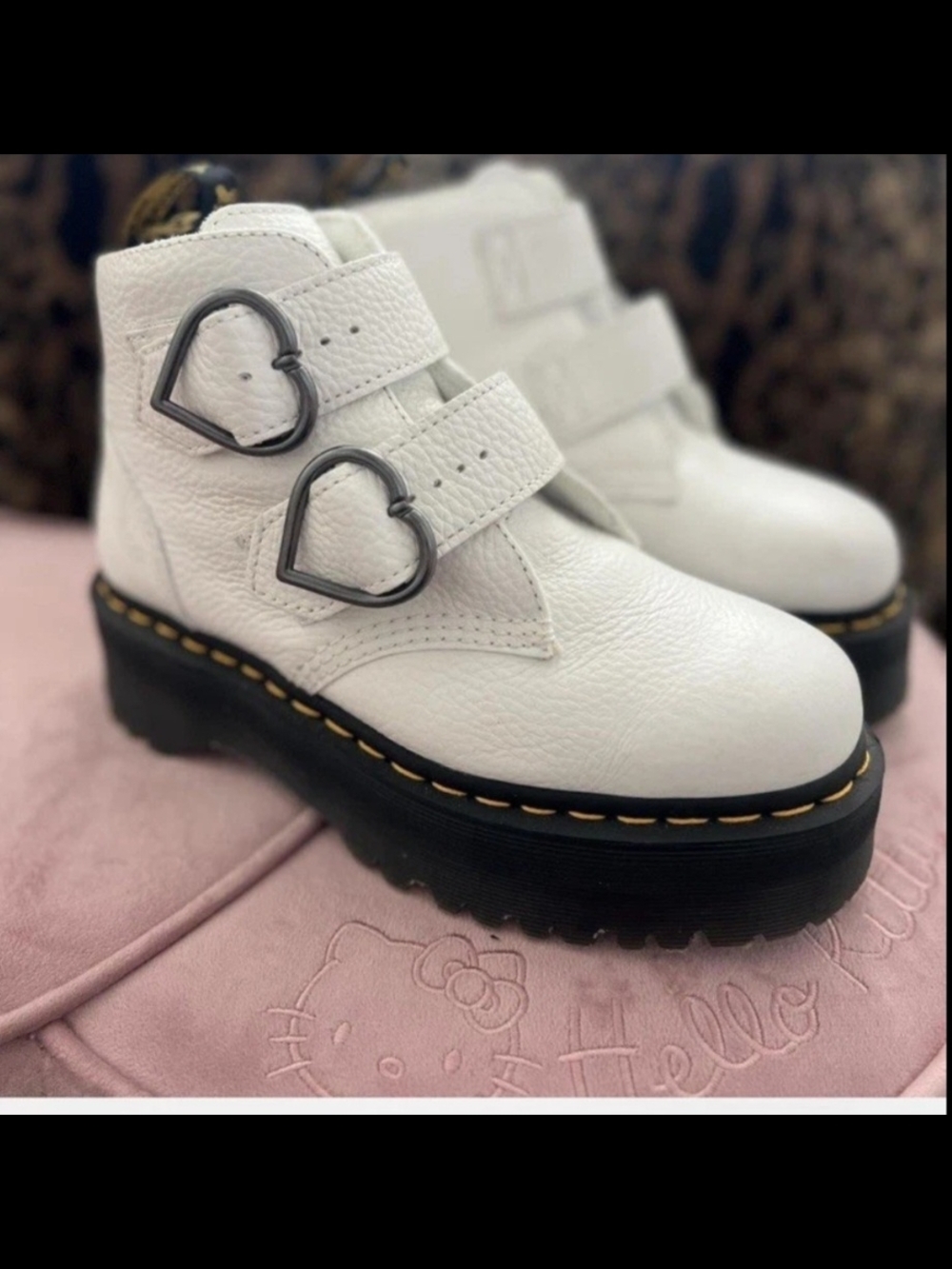 Dr Martens Devon White Lazy Oaf boots heart platform buckles quad Women Sz US 6